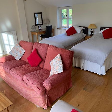 Field Cottage Bed And Continental Breakfast 이스트 헐링 외부 사진