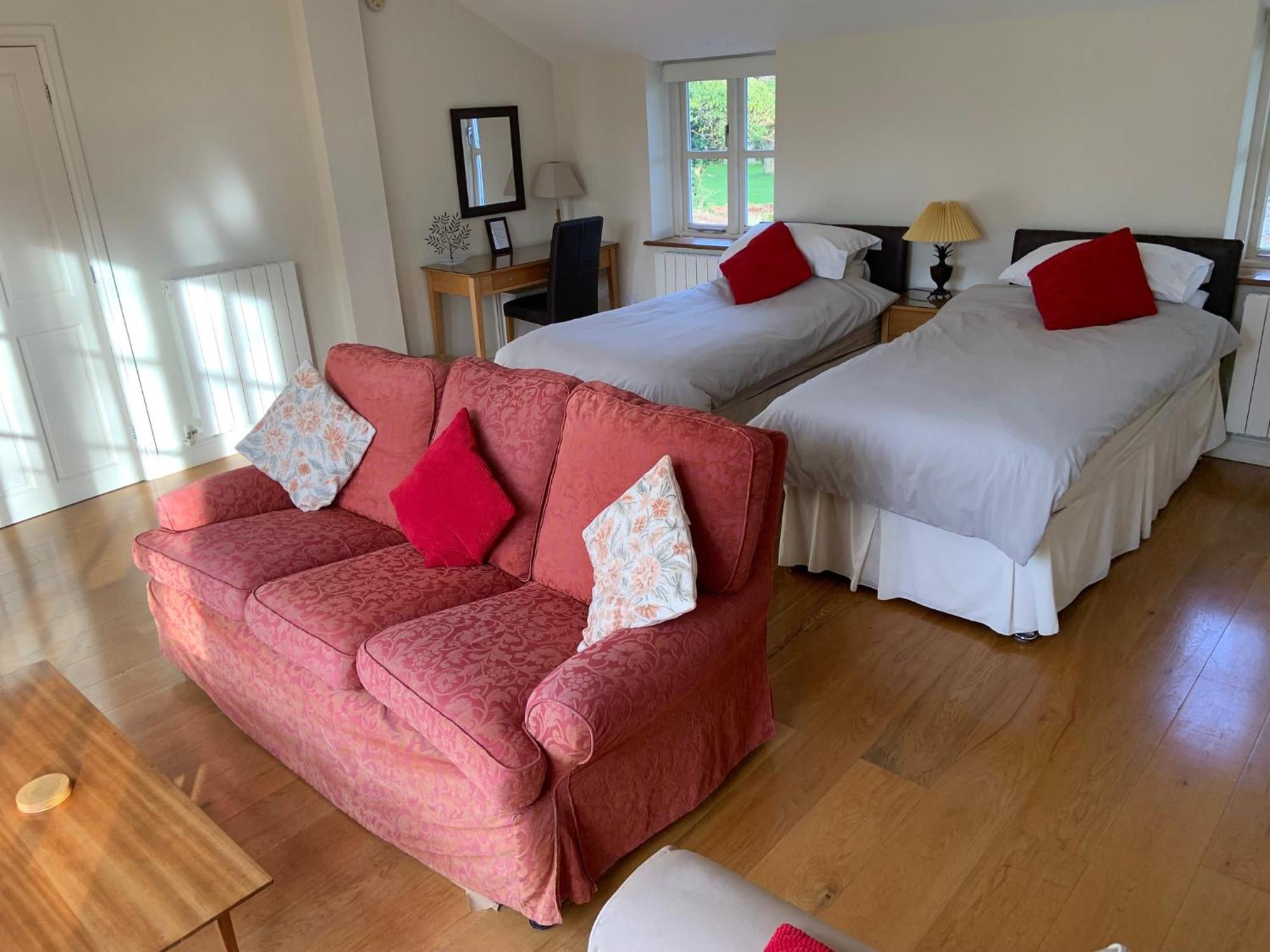 Field Cottage Bed And Continental Breakfast 이스트 헐링 외부 사진